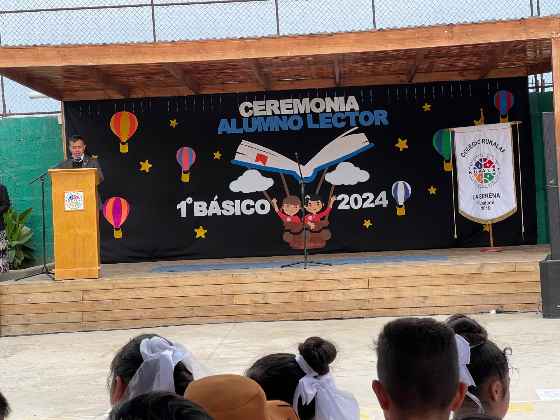 Ceremonia Alumno Lector de 1° básico en el Colegio Rukalaf